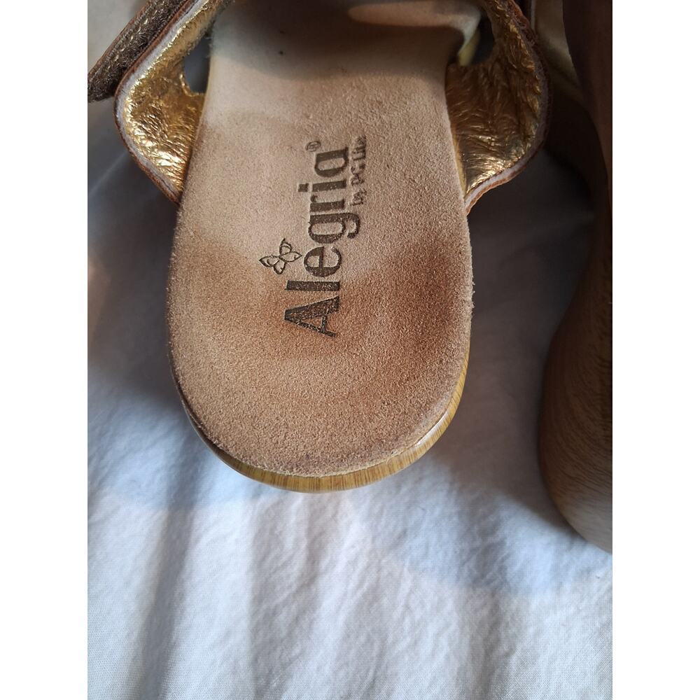 Alegria Size 8 Wedges - Picture 3 of 6